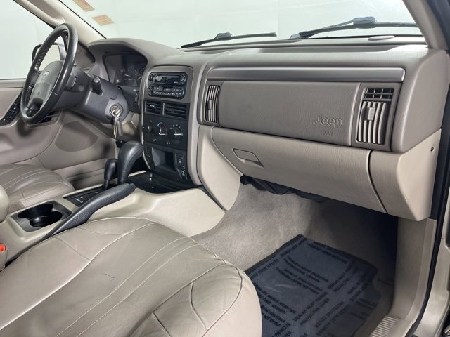 Used 2004 Jeep Grand Cherokee Laredo w/ Tan Your Hide Group image 30