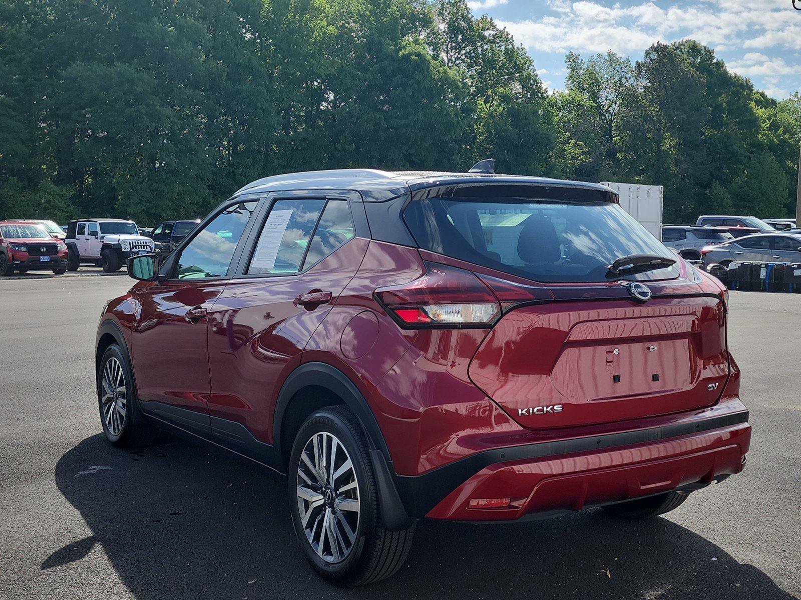 Used 2024 Nissan Kicks SV FWD image 3