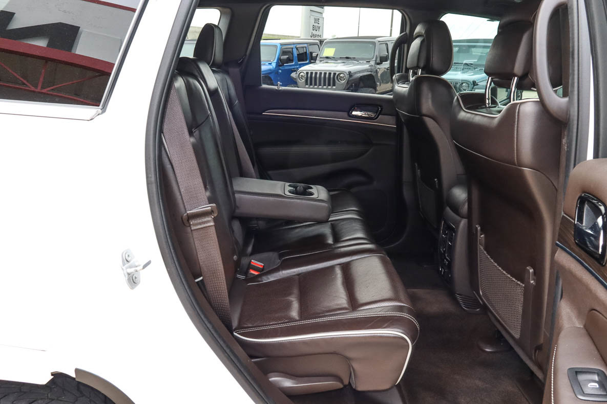 Used 2019 Jeep Grand Cherokee Overland AWD/4WD image 28