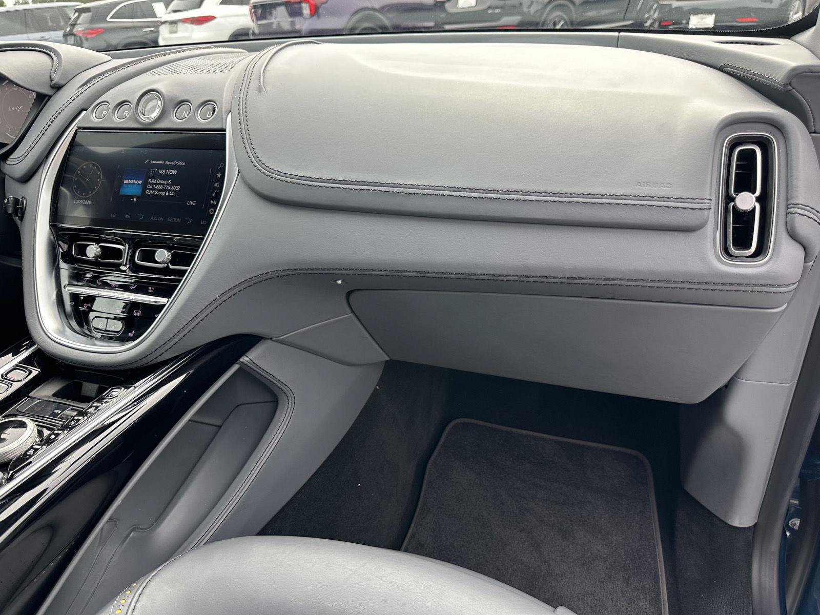 Used 2021 Aston Martin DBX AWD/4WD image 17