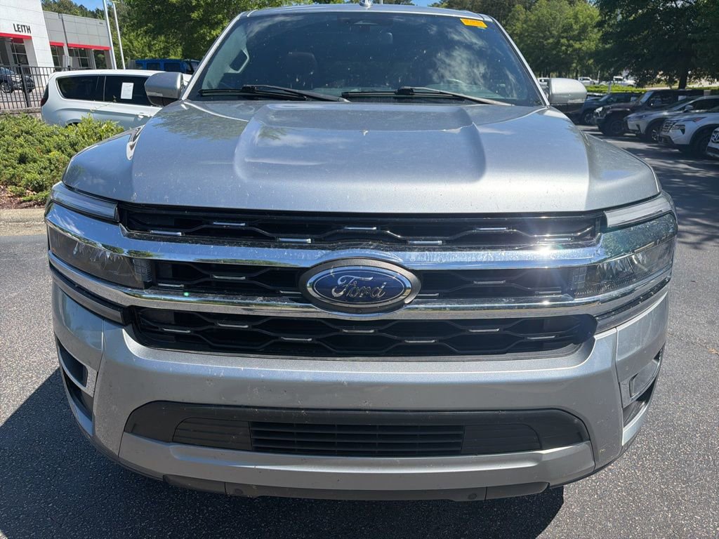 Used 2022 Ford Expedition Limited RWD image 3