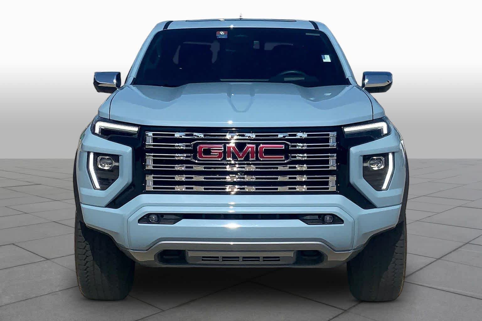 Certified 2025 GMC Canyon Denali AWD/4WD image 4