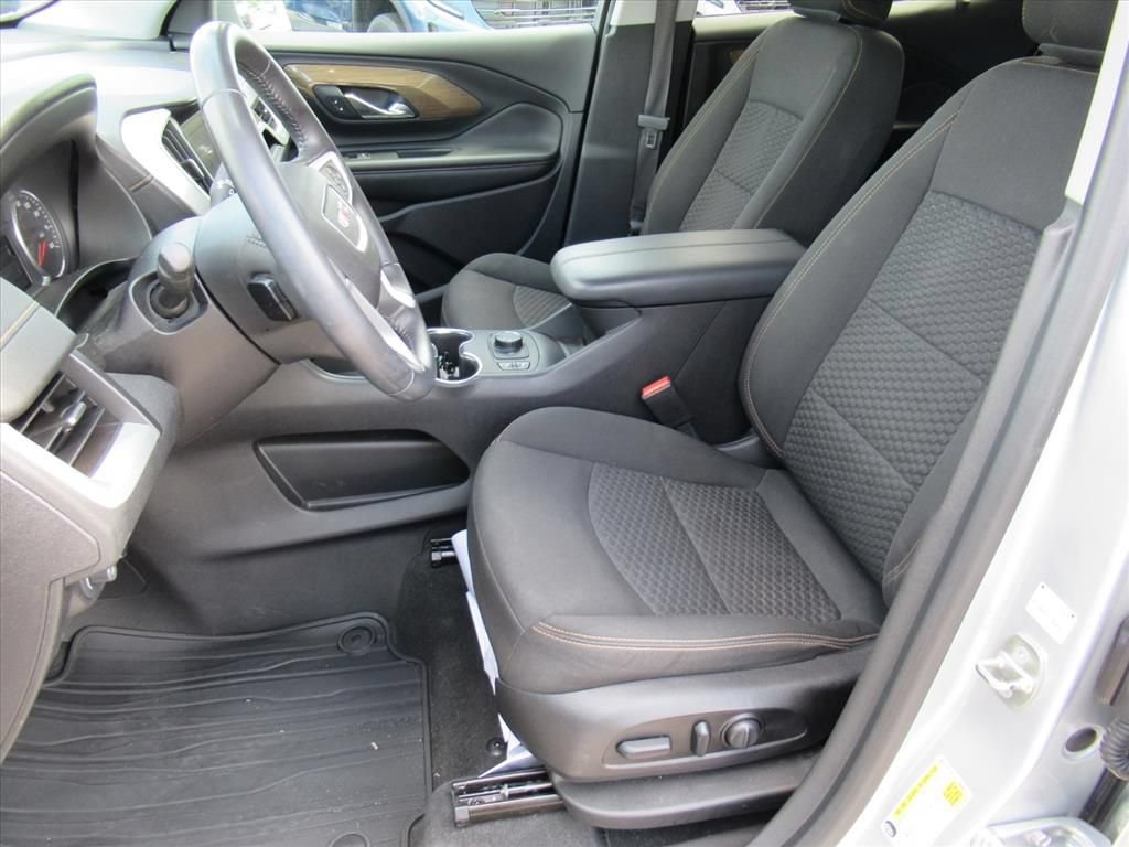 Used 2018 GMC Terrain SLE w/ Driver Convenience Package FWD image 16