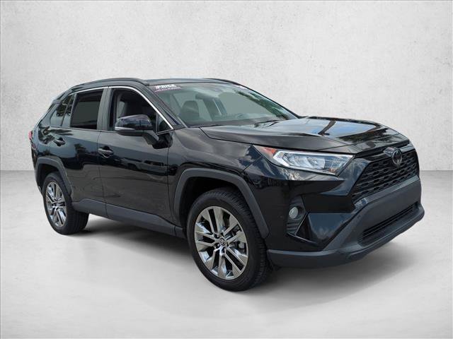Used 2020 Toyota RAV4 XLE Premium FWD image 3