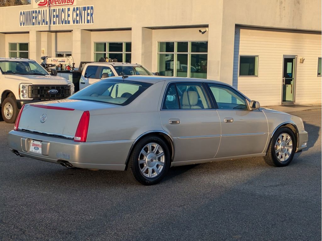 Used 2008 Cadillac DTS w/1SA image 6