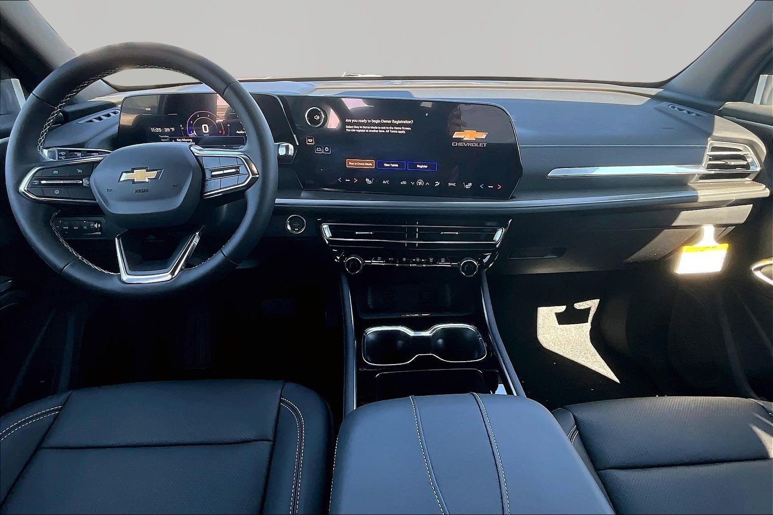 New 2026 Chevrolet Traverse LT w/ Sun and Wheel Package AWD/4WD image 5