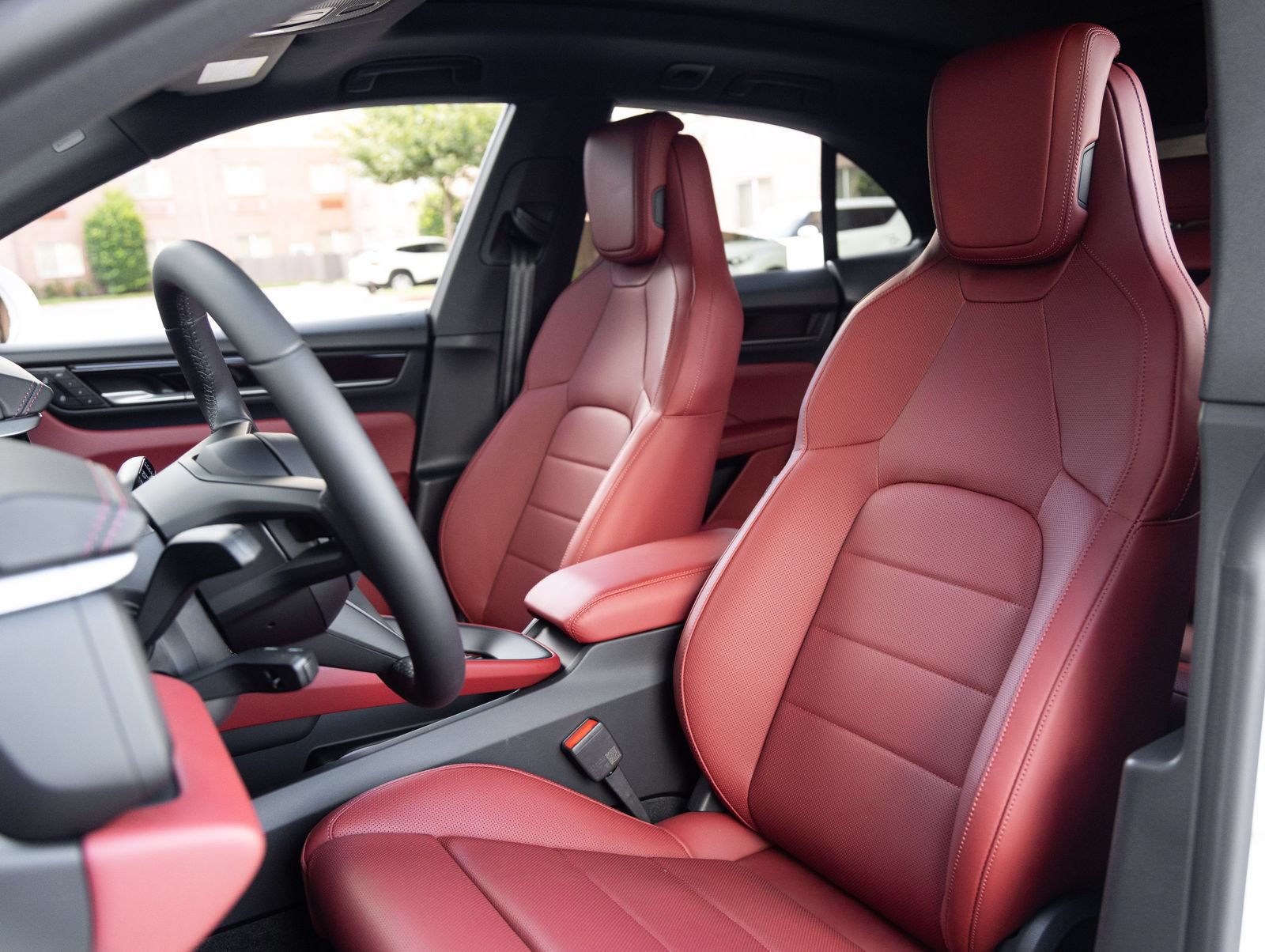 Certified 2026 Porsche Macan Electric RWD image 5