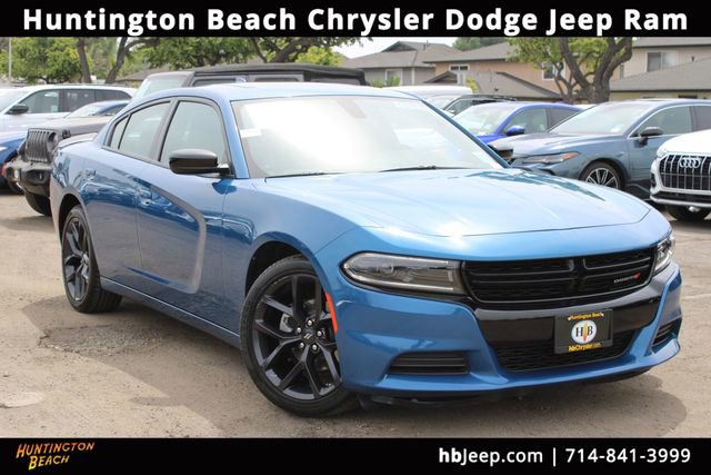 Used 2023 Dodge Charger SXT w/ Blacktop Package RWD image 1