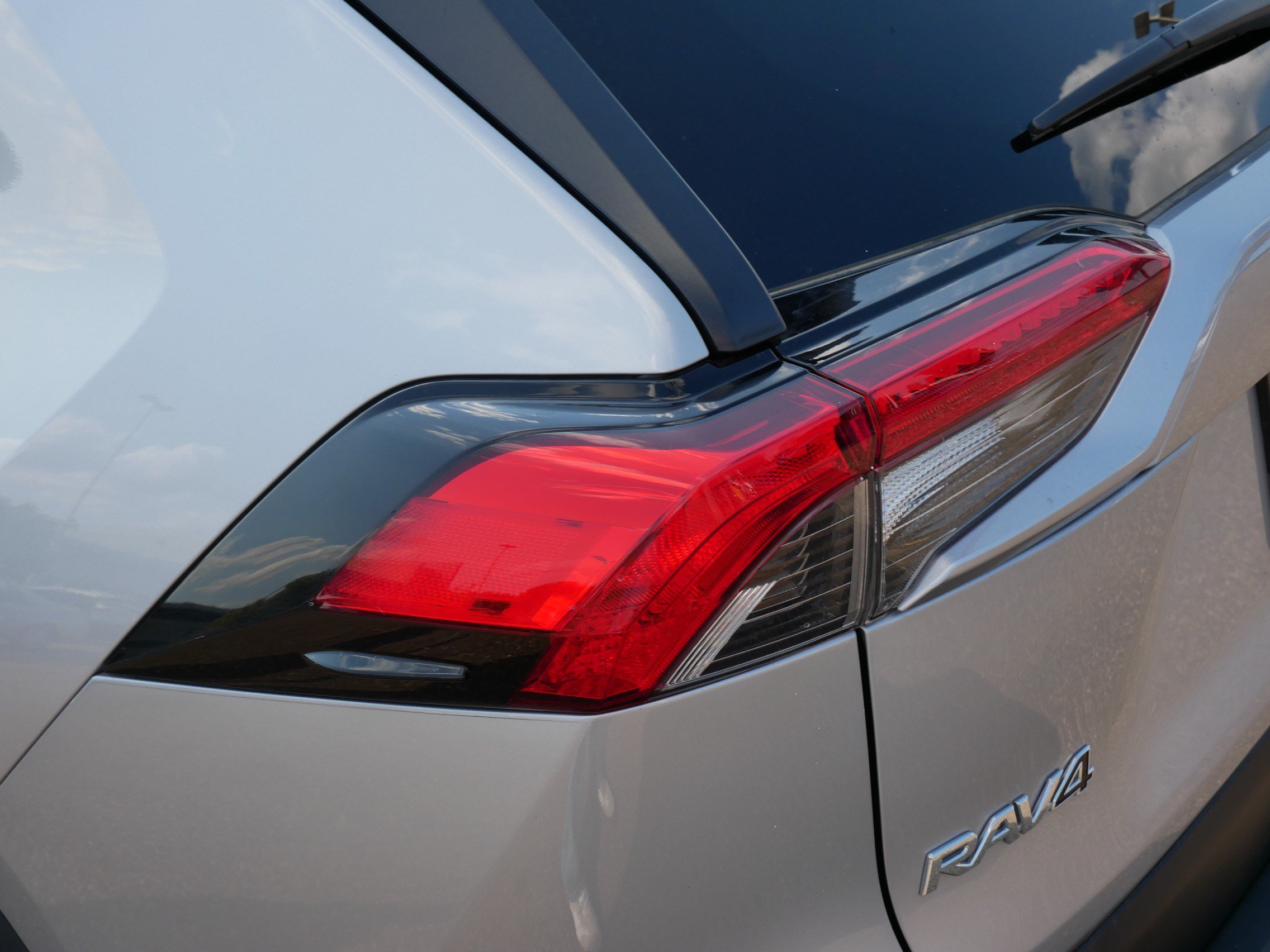 Used 2025 Toyota RAV4 XLE AWD/4WD image 17