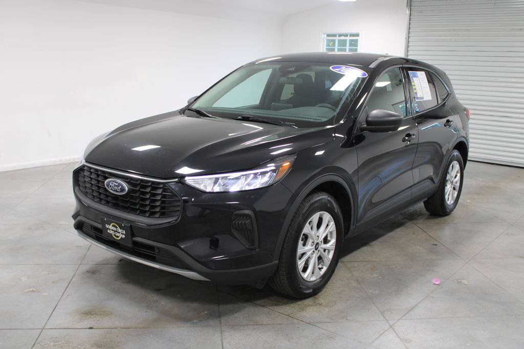 Used 2025 Ford Escape Active AWD/4WD image 4
