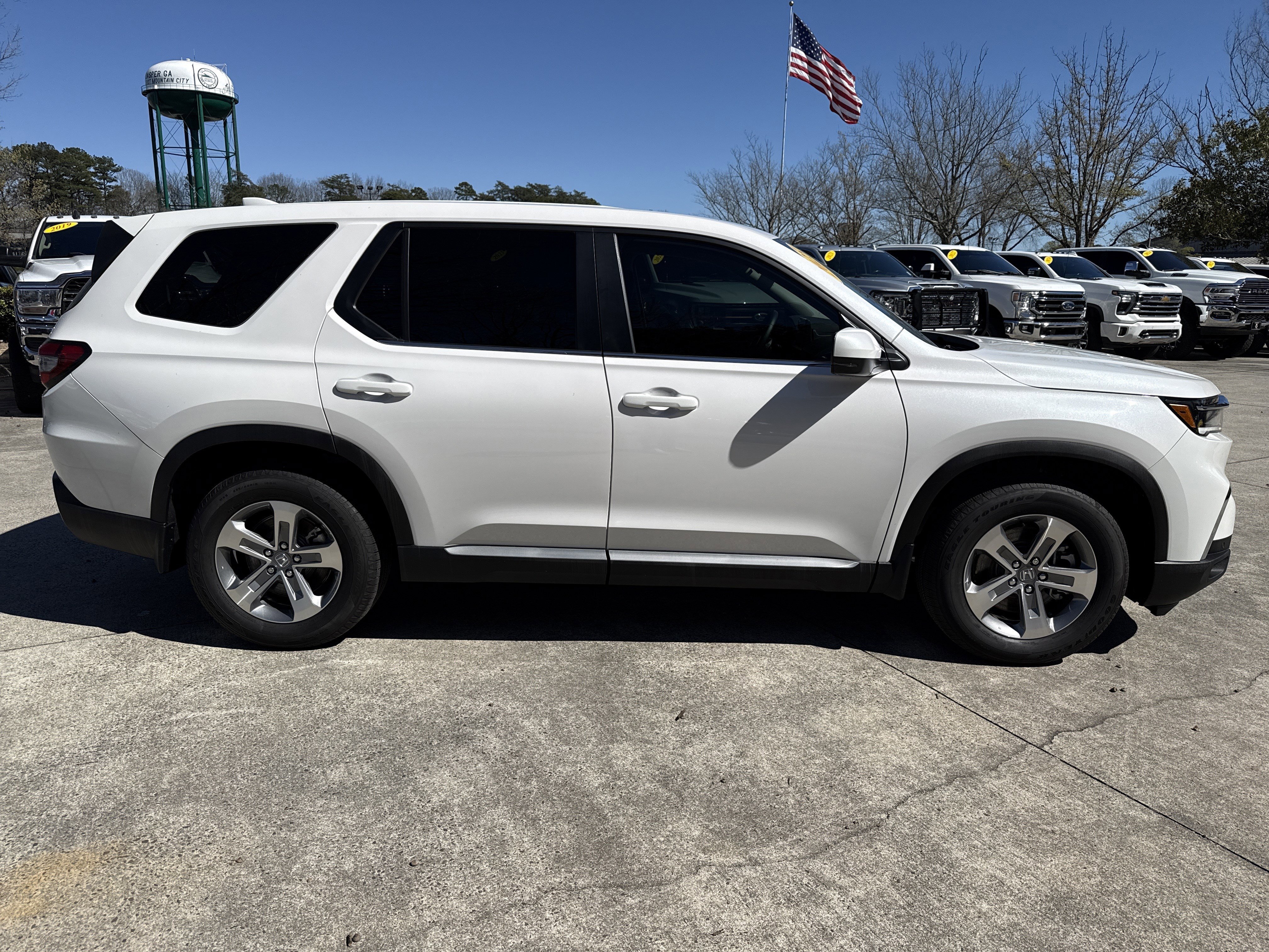 Used 2025 Honda Pilot EX-L image 8