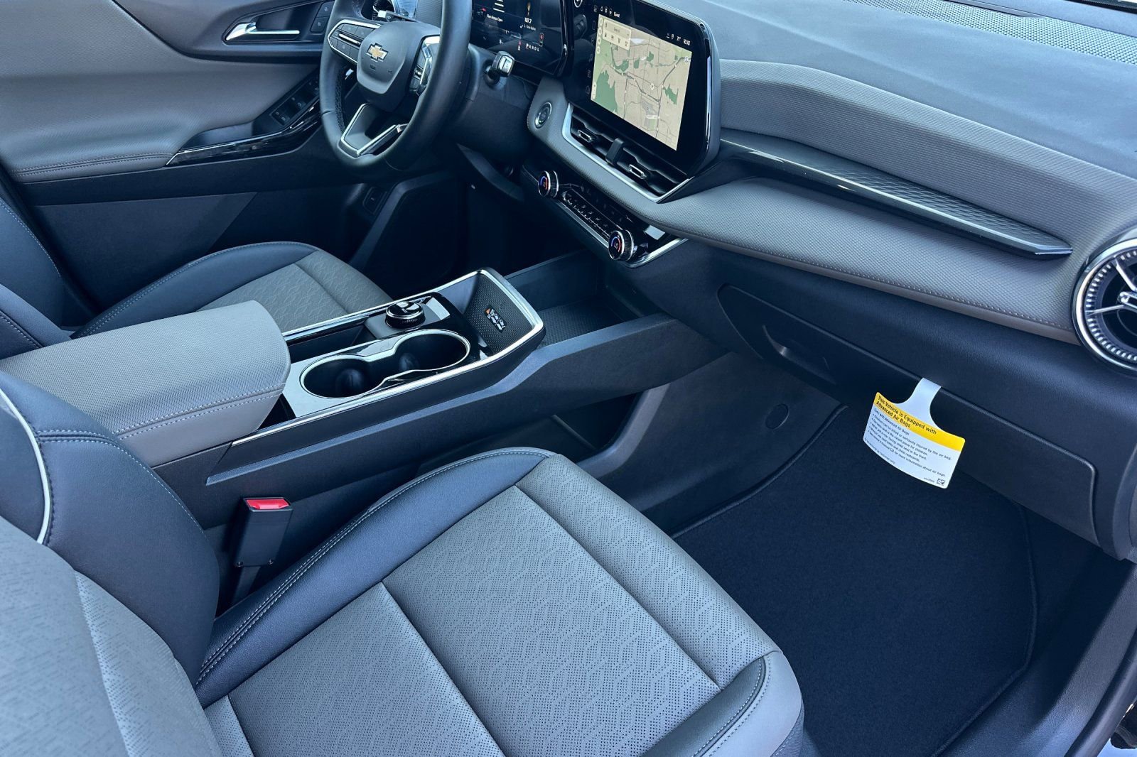 New 2026 Chevrolet Equinox LT w/ Convenience Package II FWD image 16