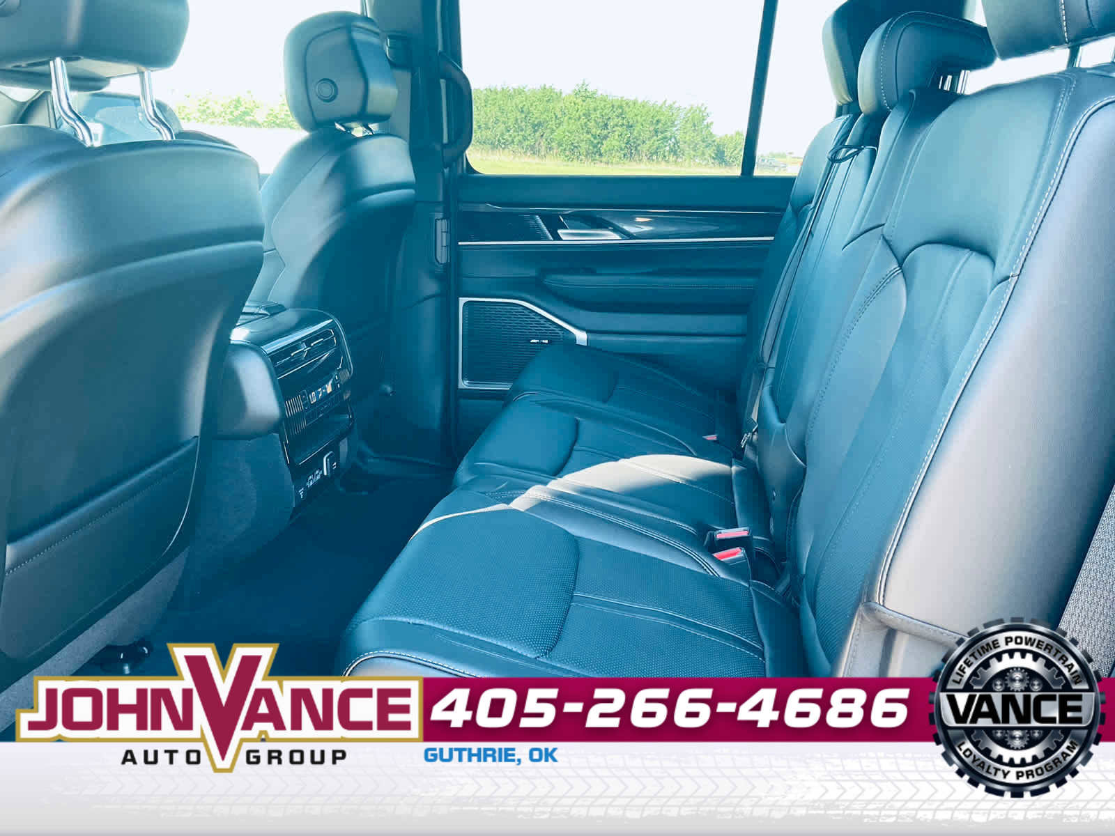 Used 2024 Jeep Wagoneer 4WD image 15