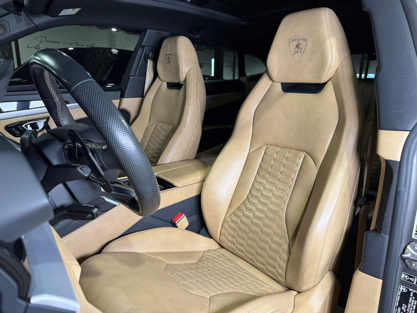 Used 2021 Lamborghini Urus image 10