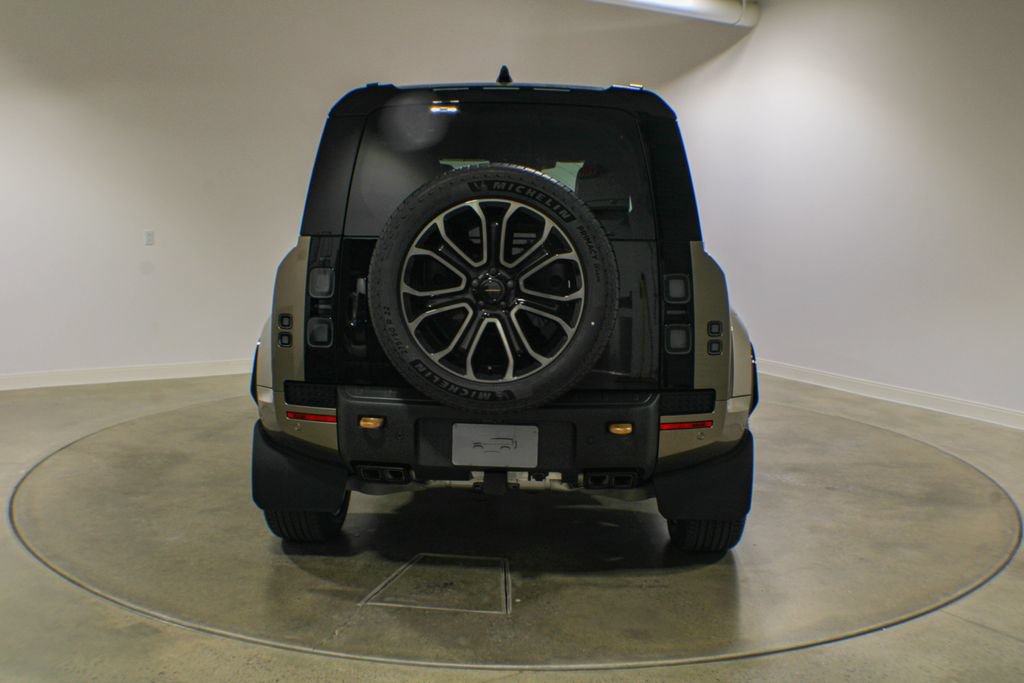 New 2026 Land Rover Defender 110 AWD/4WD image 5