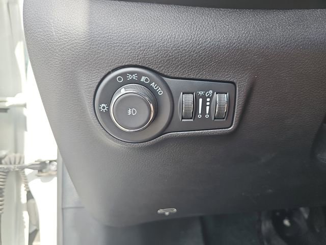 Used 2025 Jeep Compass Trailhawk image 23