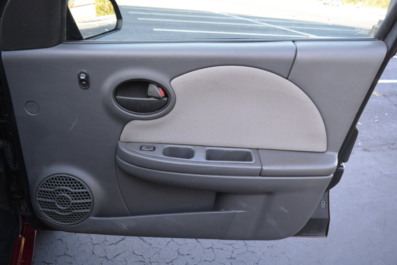 Used 2004 Saturn ION Level 2 image 15