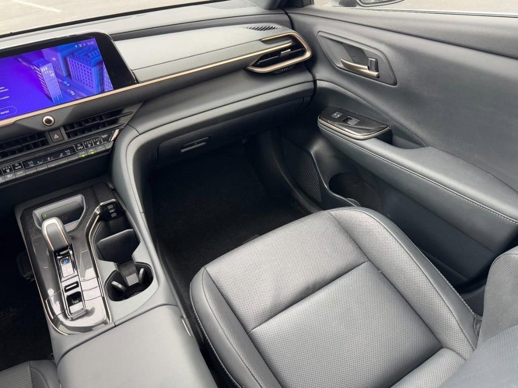 Certified 2025 Toyota Crown Signia w/ Advanced Technology Package image 18