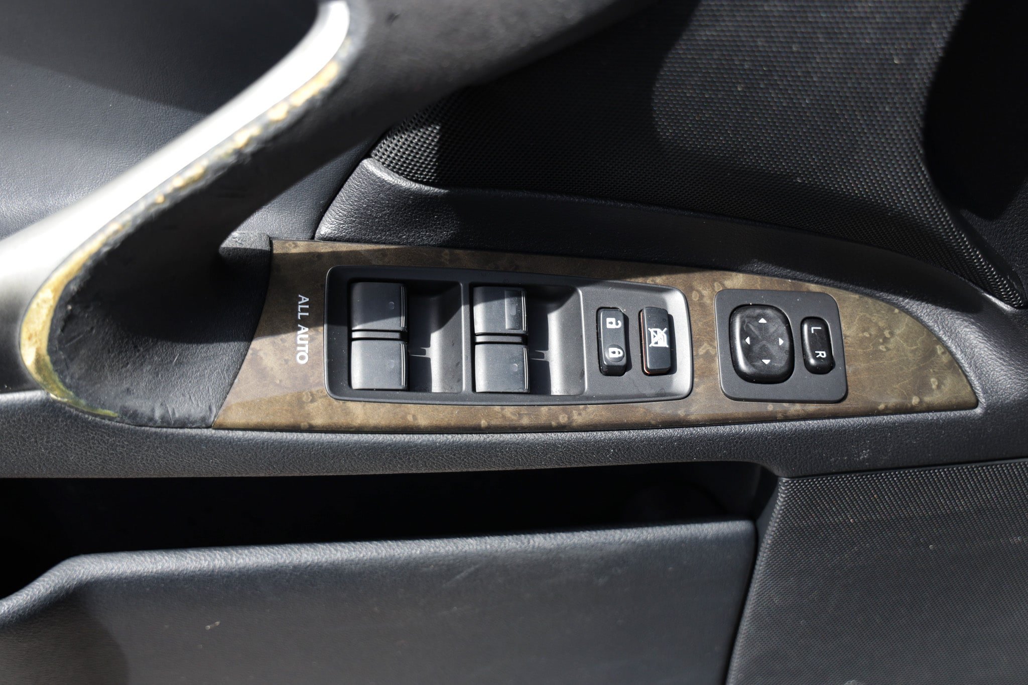 Used 2011 Lexus IS 350 w/ Premium Pkg Value Edition RWD image 46