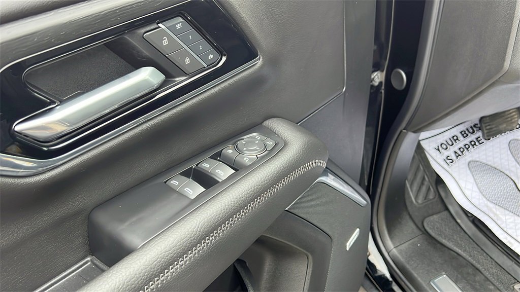 Used 2025 GMC Yukon Denali image 11
