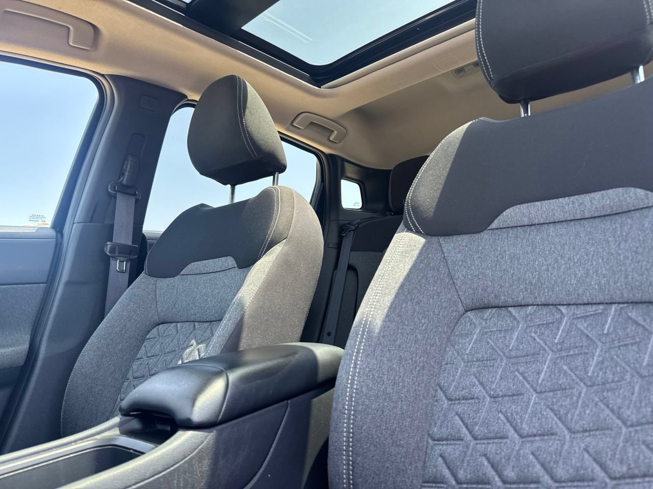 Certified 2025 Nissan Kicks SV w/ SV Premium Package FWD image 38