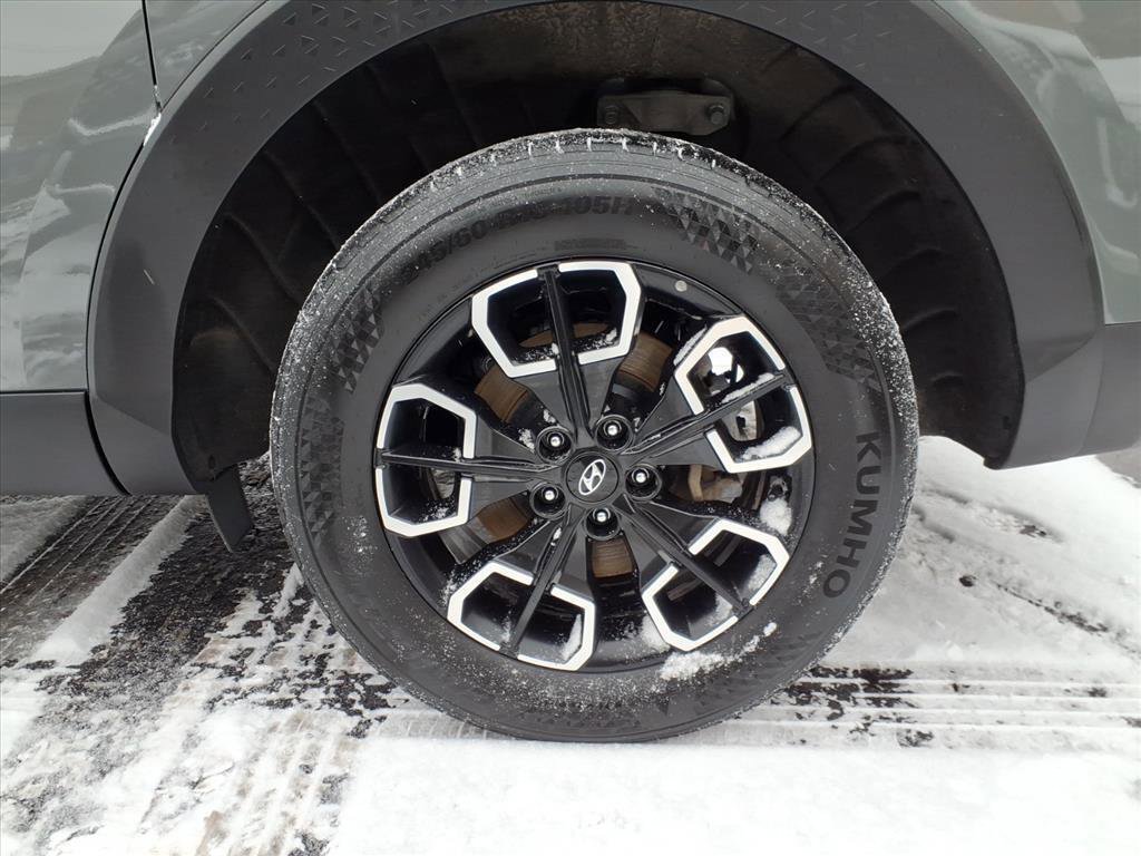 Used 2024 Hyundai Santa Cruz SE image 7