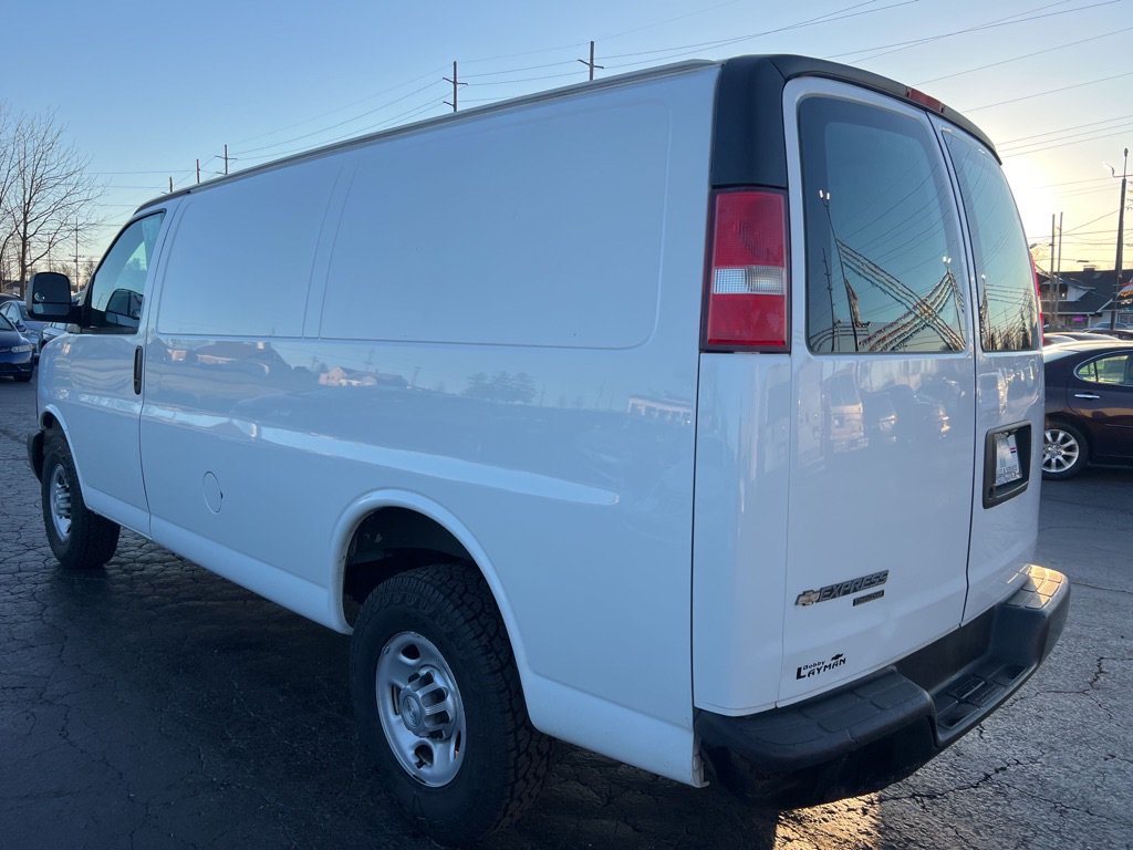 Used 2015 Chevrolet Express 2500 RWD image 5