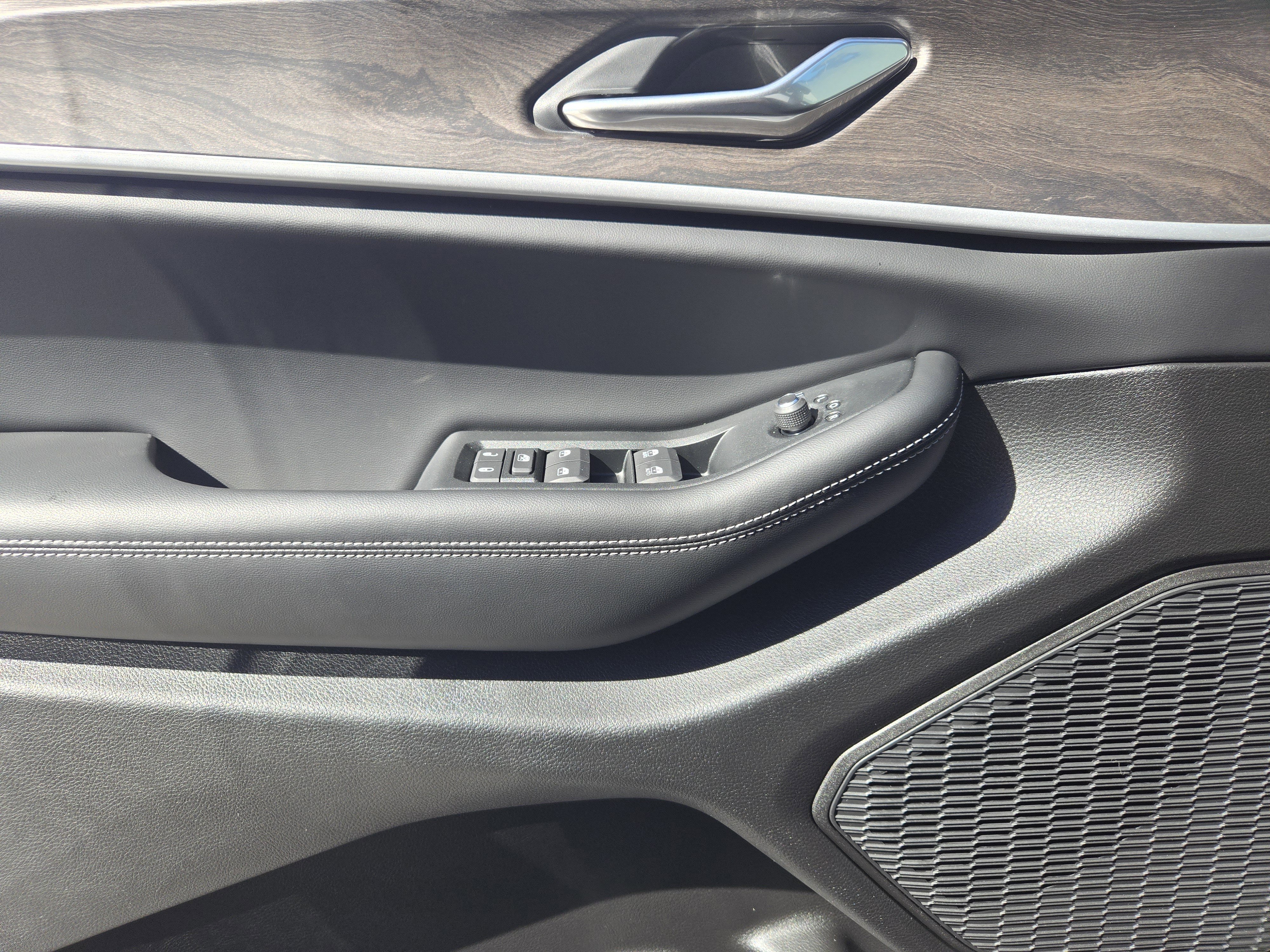 New 2026 Jeep Grand Cherokee Altitude image 18