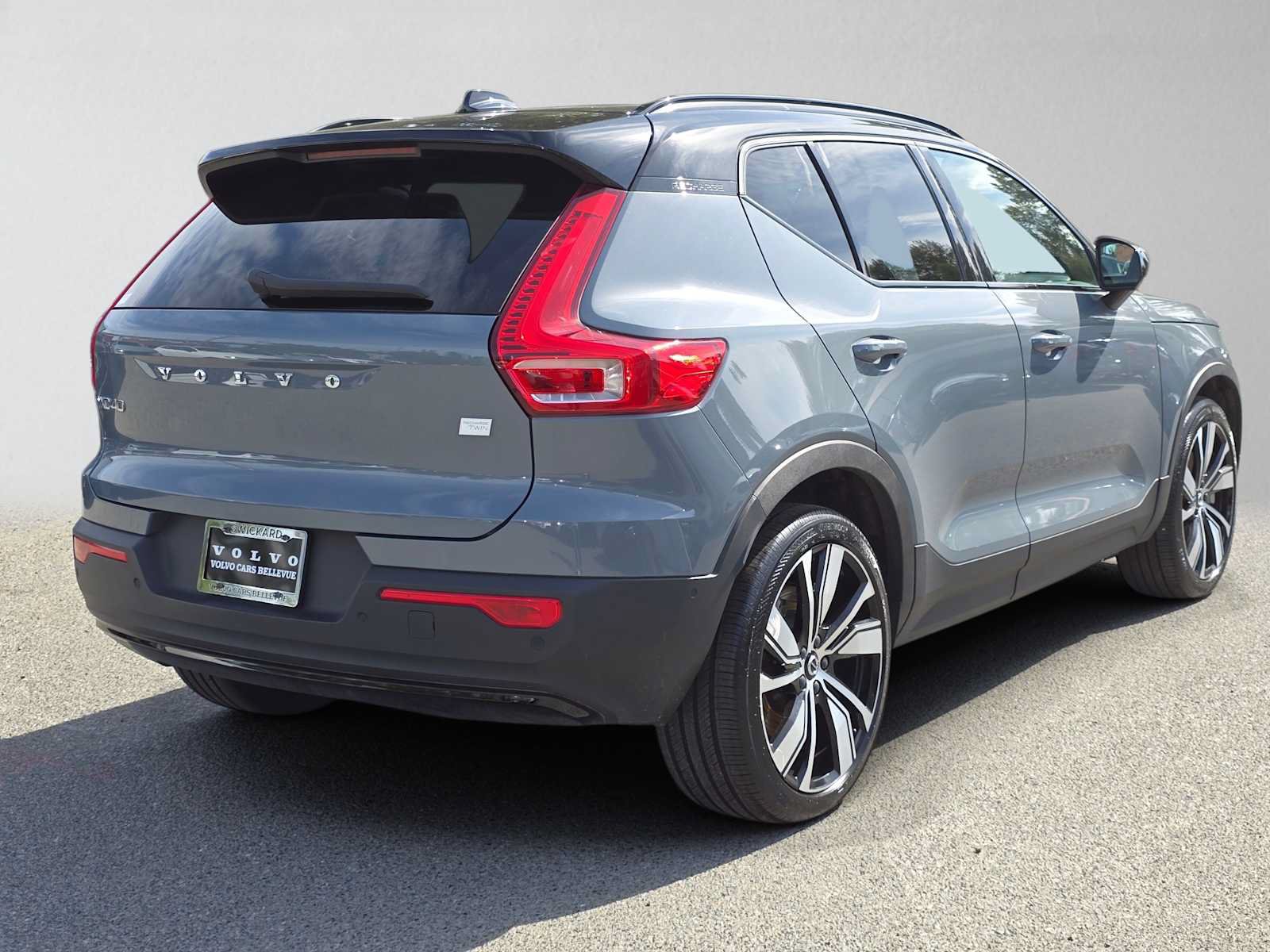 Used 2022 Volvo XC40 P8 Recharge Ultimate AWD/4WD image 3