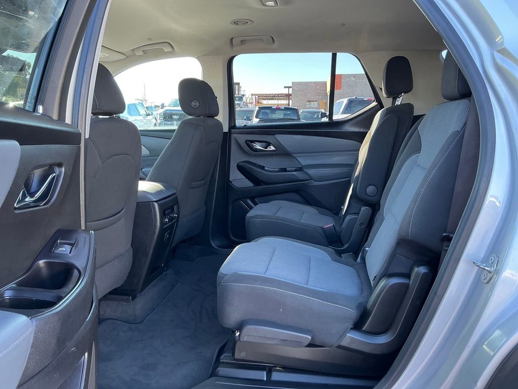 Used 2020 Chevrolet Traverse LT image 30
