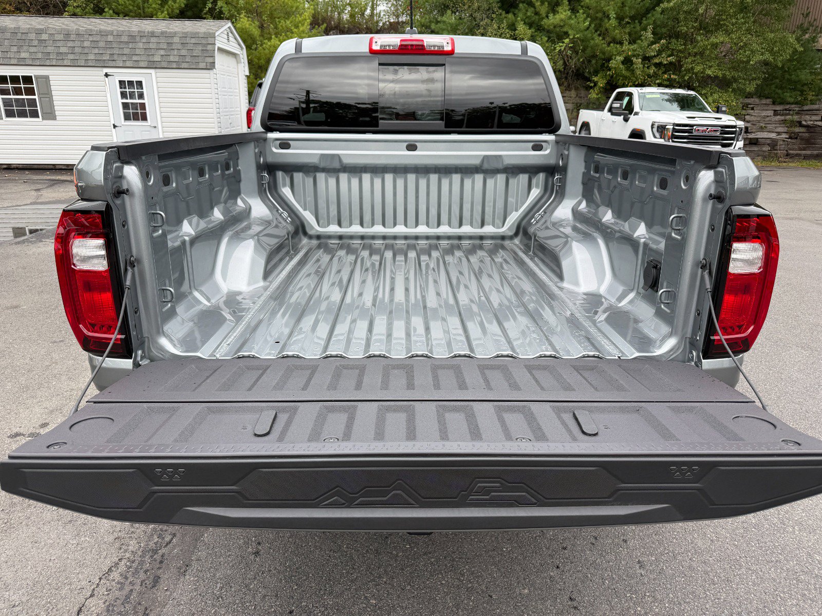 New 2026 GMC Canyon AT4 w/ Off-Road Front Bumper Package AWD/4WD image 18