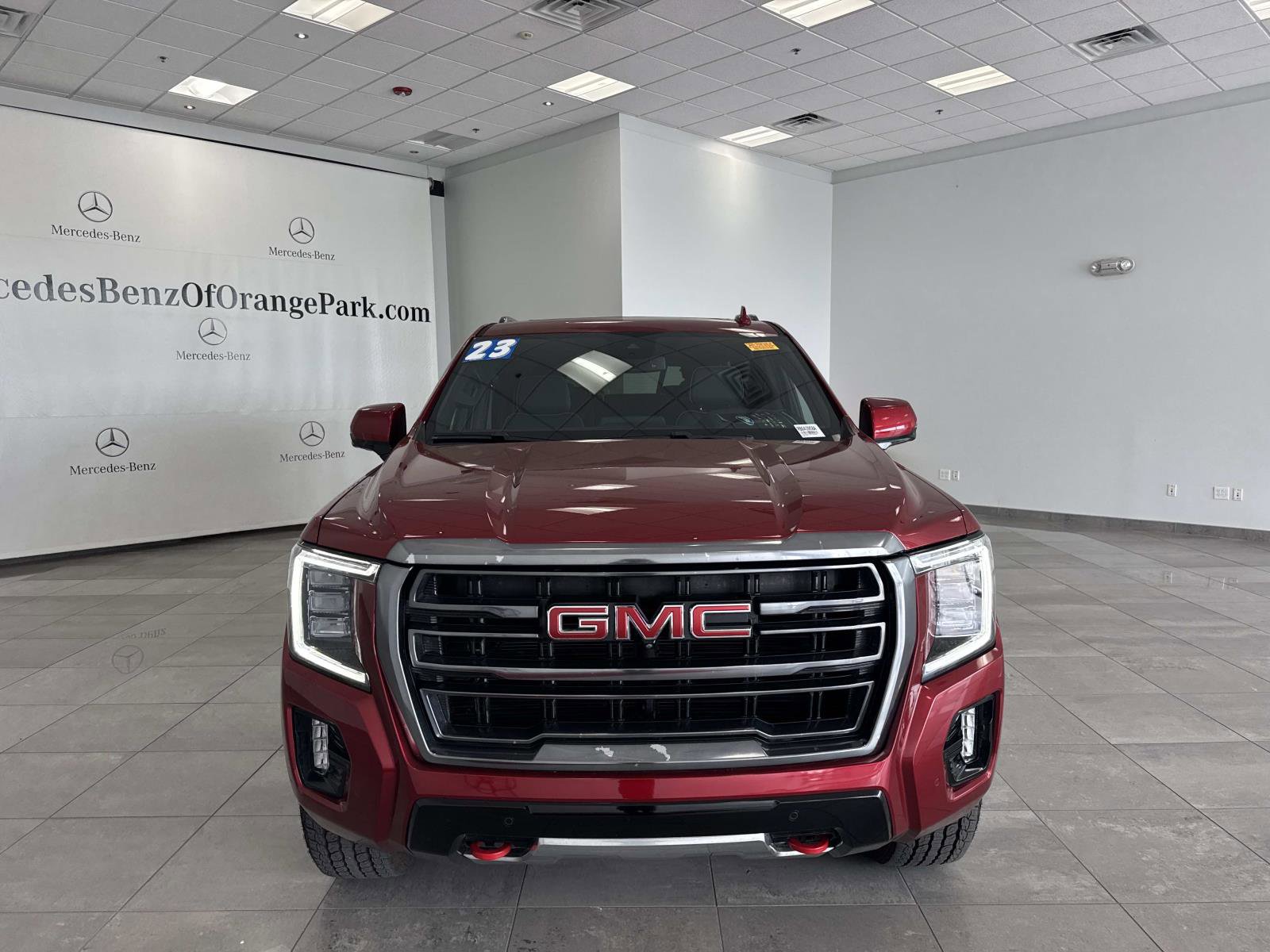 Used 2023 GMC Yukon XL AT4 w/ AT4 Premium Package AWD/4WD image 2