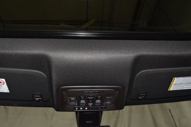 Used 2023 GMC Sierra 3500 Denali w/ Denali Ultimate Package AWD/4WD image 23