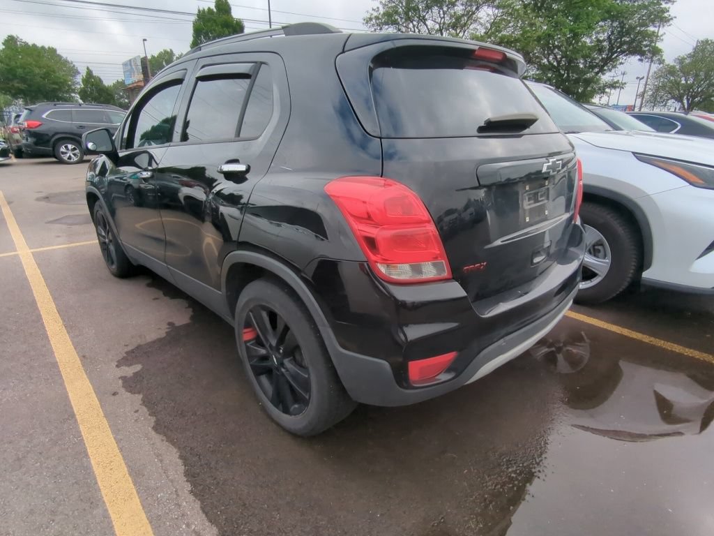 Used 2020 Chevrolet Trax LT w/ Redline Edition FWD image 4