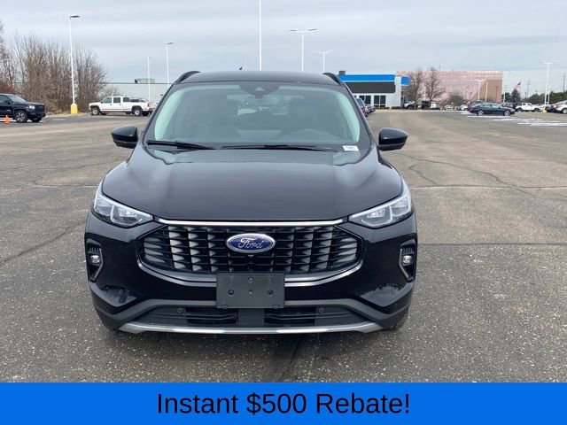 Used 2023 Ford Escape Platinum image 2