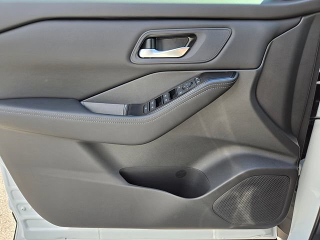 New 2026 Nissan Rogue SV AWD/4WD image 22