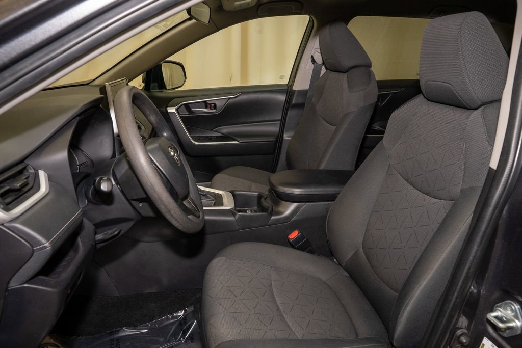 Used 2024 Toyota RAV4 XLE image 9