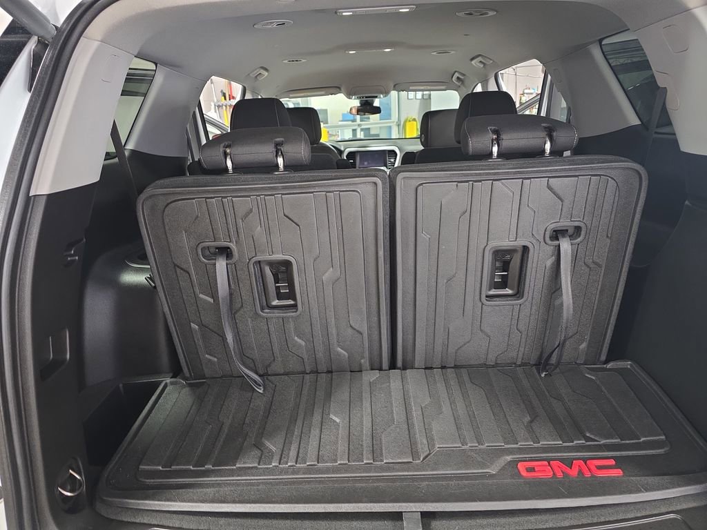 Certified 2023 GMC Acadia SLE w/ Driver Convenience Package image 13