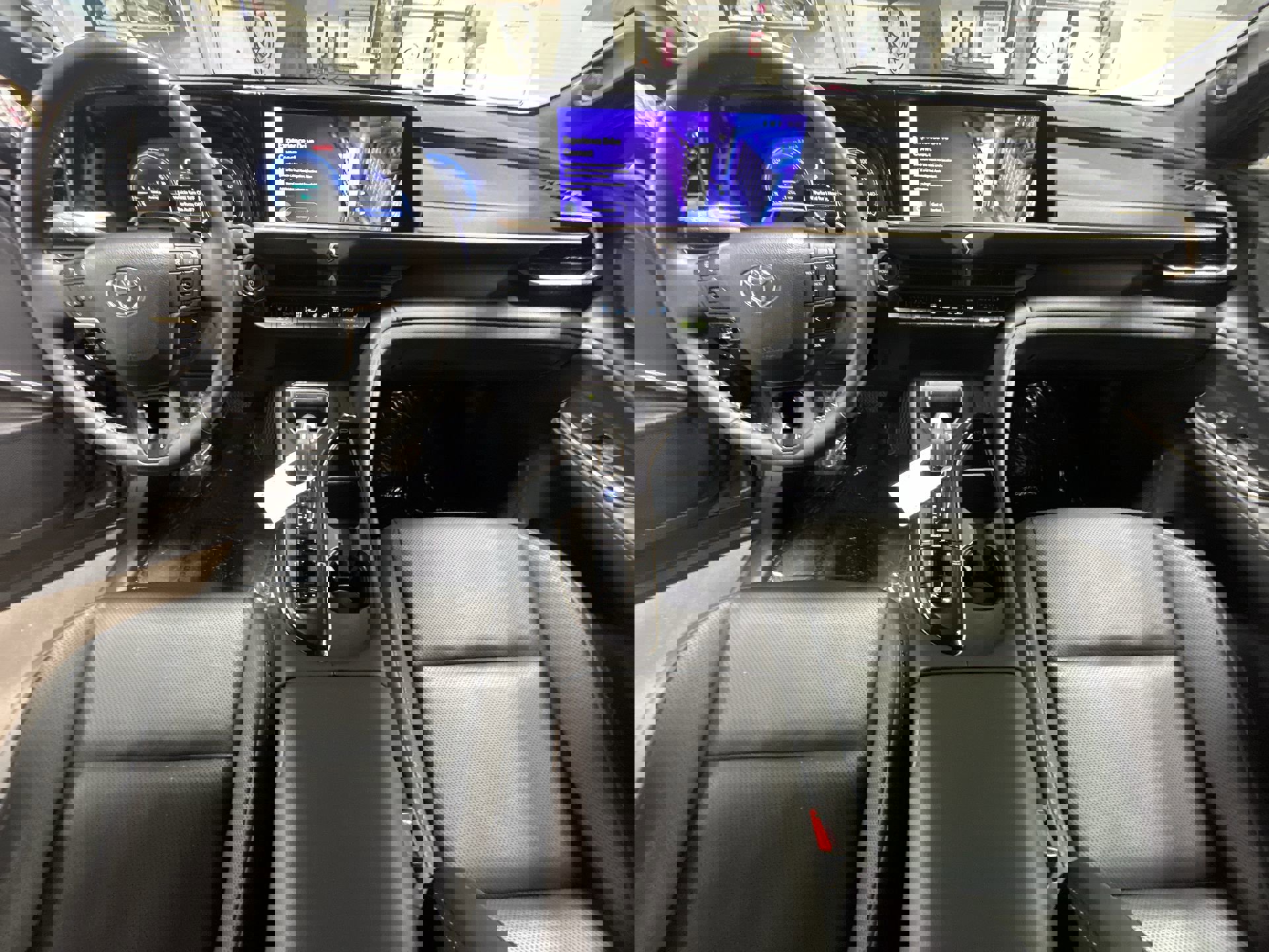 Used 2024 Toyota Crown Platinum image 22