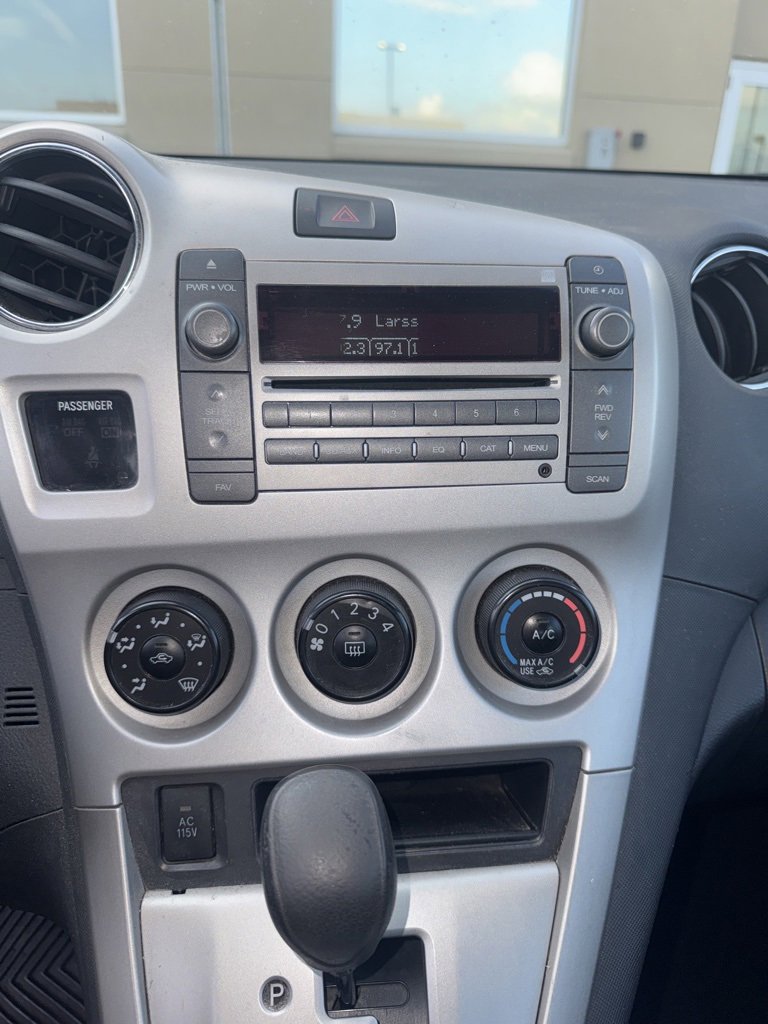 Used 2010 Pontiac Vibe w/ Preferred Package image 19