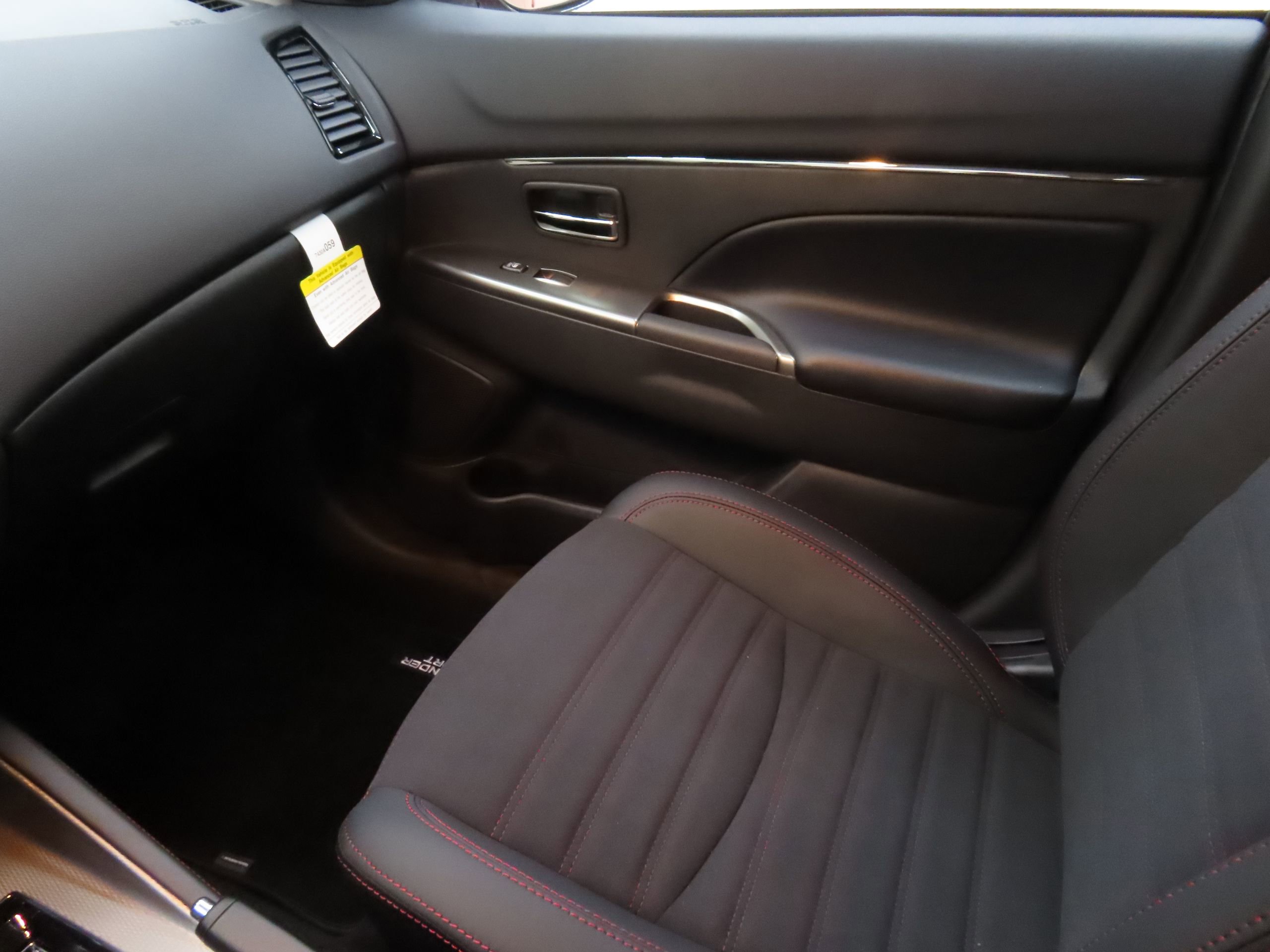 New 2025 Mitsubishi Outlander Sport SE image 18