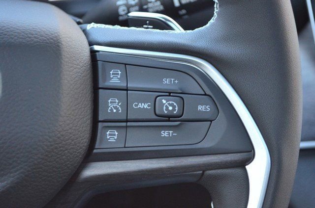 New 2025 Jeep Grand Cherokee Limited w/ Luxury Tech Group II image 18