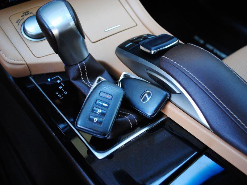 Used 2017 Lexus ES 350 Premium w/ Navigation System Package image 29