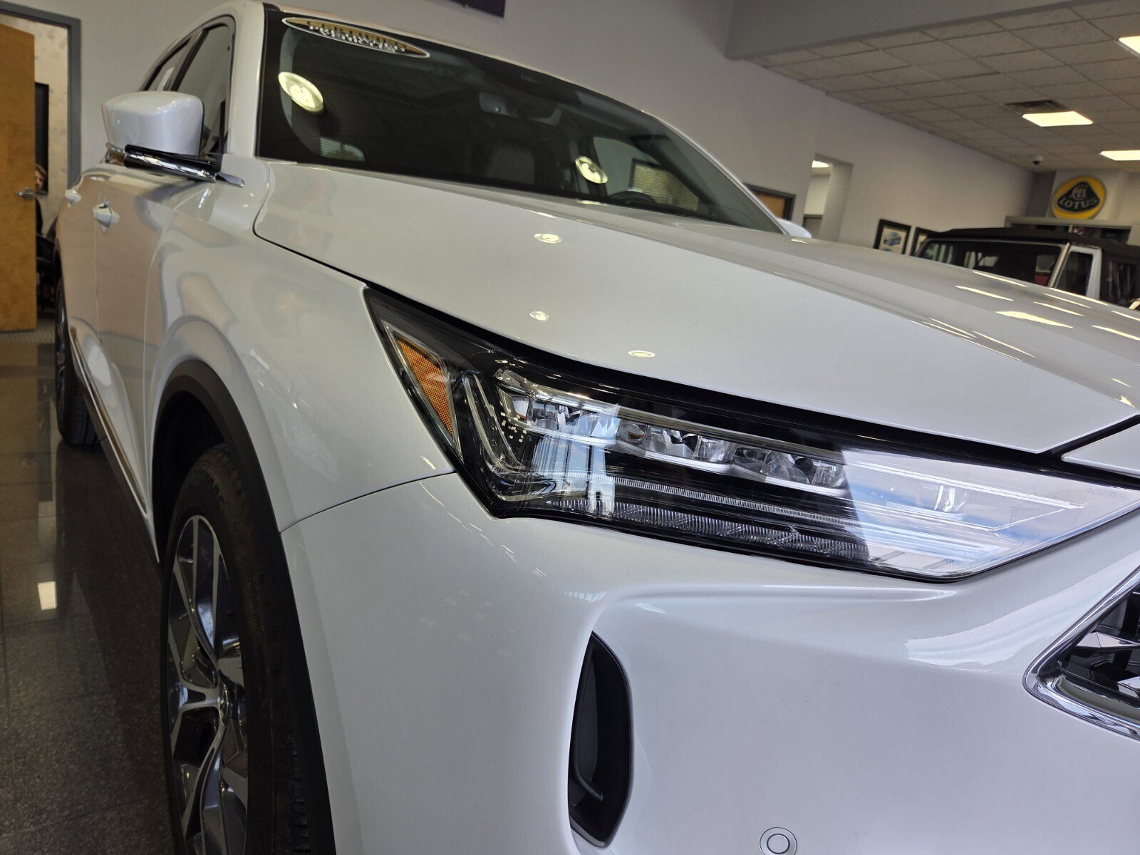 Used 2024 Acura MDX SH-AWD w/ Technology Package image 30