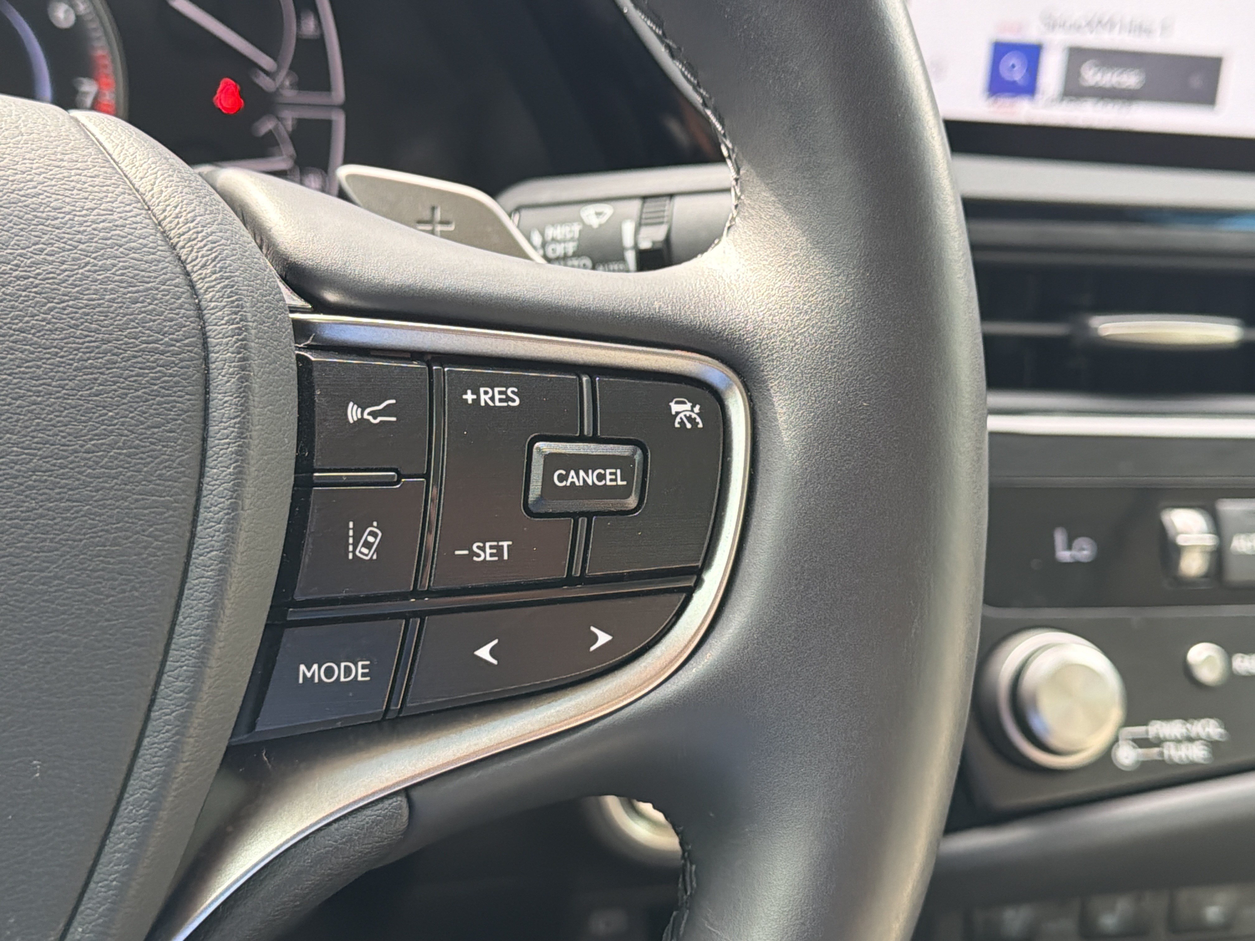 Used 2025 Lexus ES 350 w/ Premium Package FWD image 16