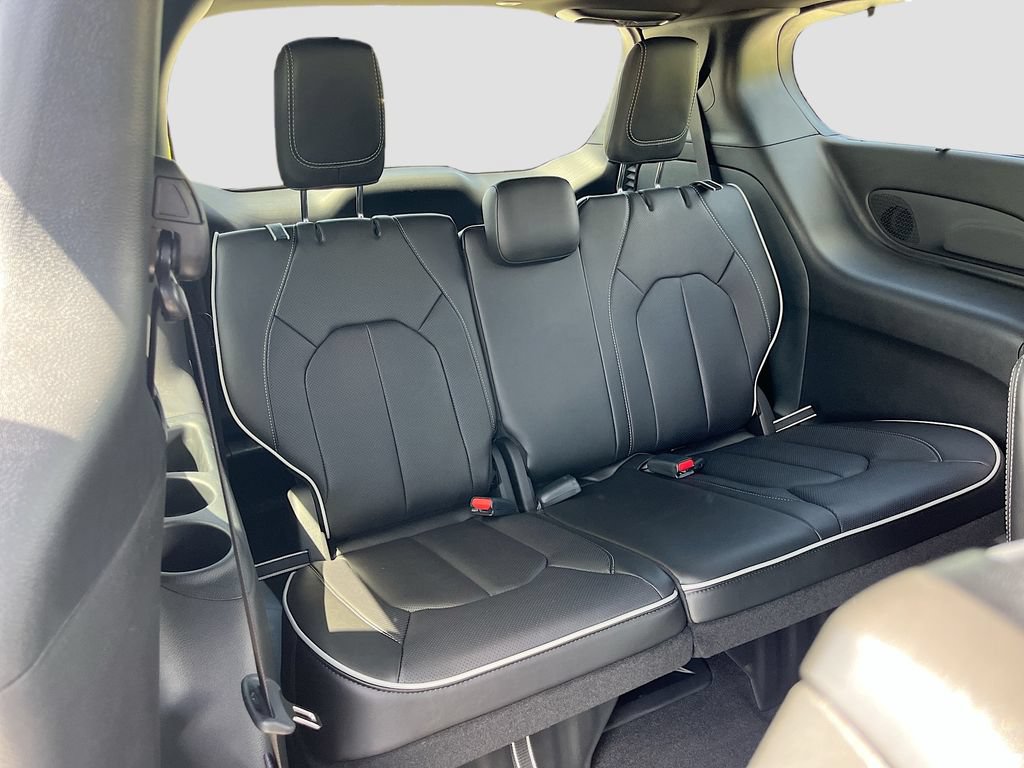 New 2027 Chrysler Pacifica Limited FWD image 29