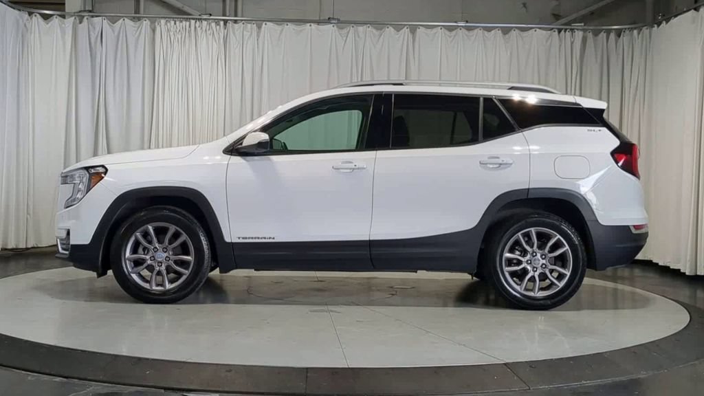 Used 2023 GMC Terrain SLT w/ Tech Package AWD/4WD image 6