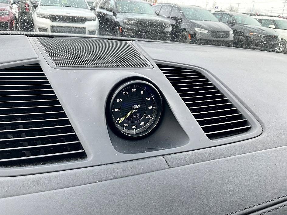 Used 2020 Porsche Cayenne Turbo S image 18