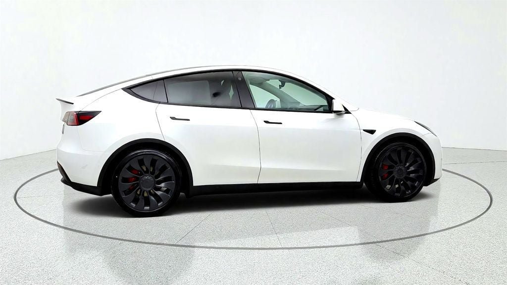 Used 2022 Tesla Model Y Performance AWD/4WD image 4