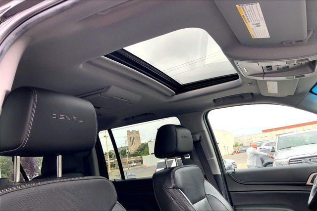 Used 2017 GMC Yukon XL Denali w/ Open Road Package AWD/4WD image 22